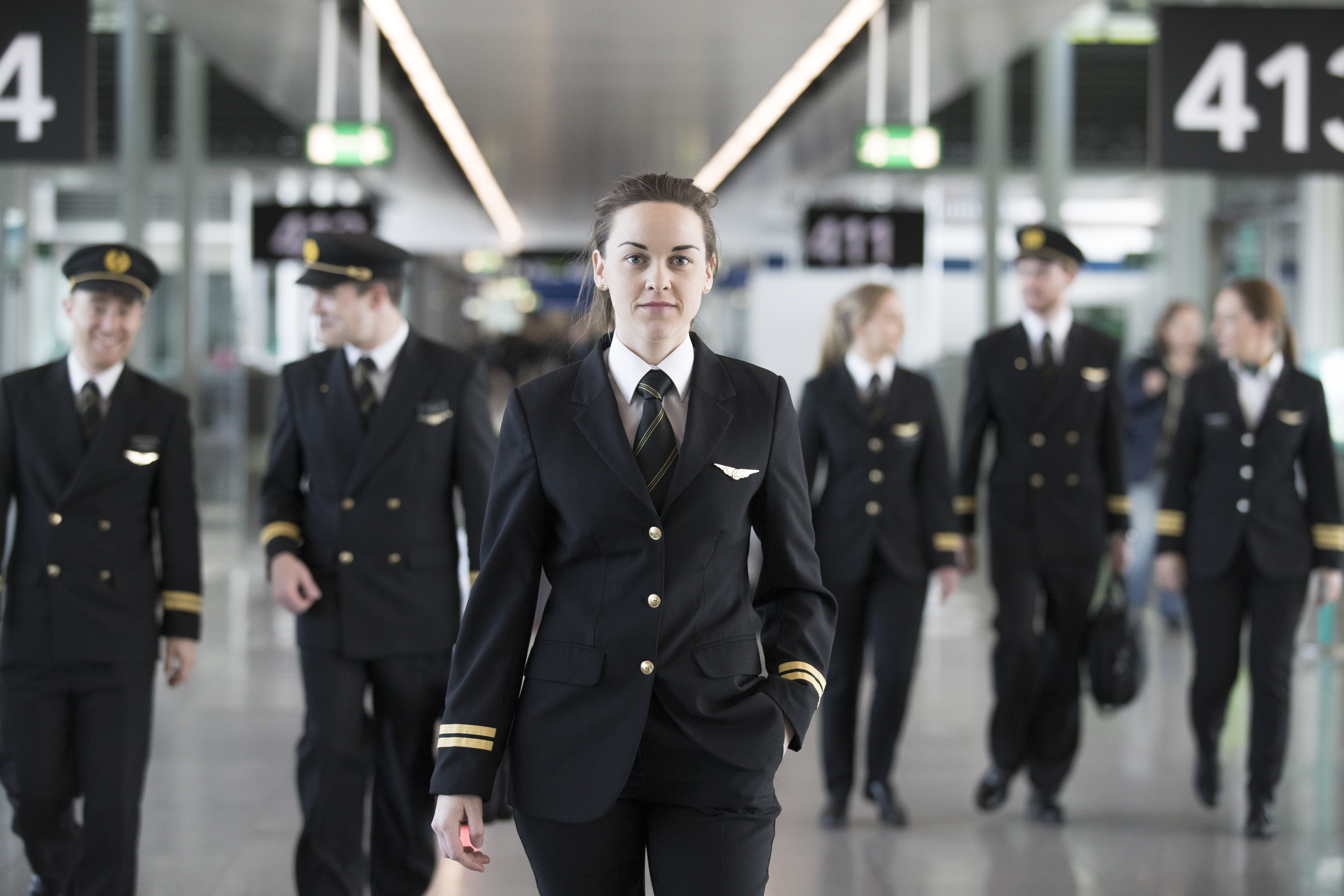 Aer Lingus female pilot 